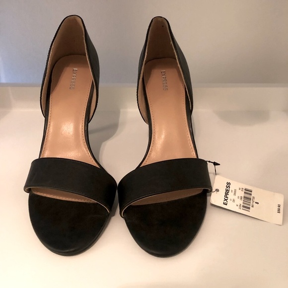 EXPRESS NWT Black Heels - Picture 2 of 6